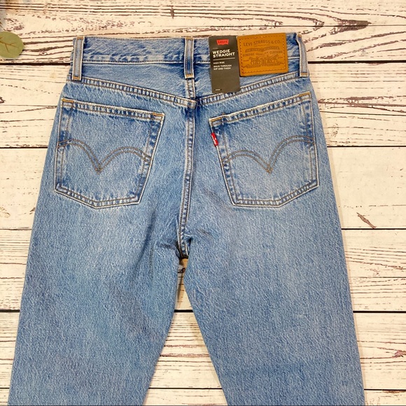 Levi’s 90’s wedgie straight leg ripped jeans NWT - Picture 4 of 15